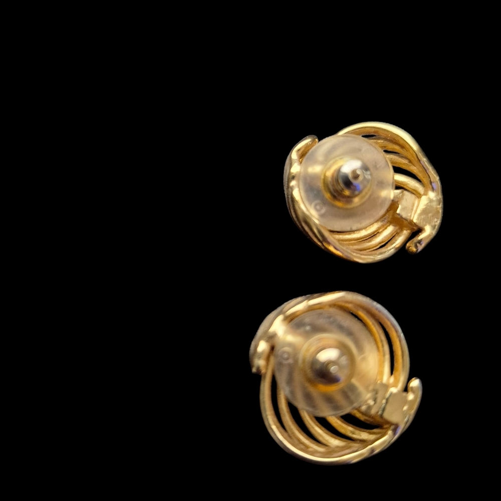 Vintage Pierced Gold Tone Twist Swirl Earrings. - Picture 3 of 4